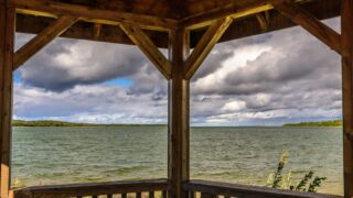 Pavillon am Julia Bay - Ein Motiv aus dem Kalender "Manitoulin Island" von Michael Stollmann - fotoglut.de
