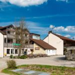 Landgasthof Wagner in Unteremmendorf - Wanderung entlang des Burgenweges von Kinding aus im Altmühltal. - Tech Specs: NIKON D810 - TAMRON SP 24-70mm F2.8 Di VC USD A007N - Brennweite / 35mm: 24 mm - 1/640 Sek. bei ƒ / 8,0 mit ISO 400 - <a href="">© FotoGlut - Michael Stollmann</a> Landgasthof Wagner - © FotoGlut - Michael Stollmann
