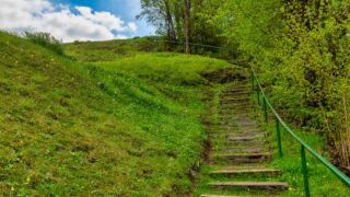 Hetschburg - Foto von unserer "2 Türme Wanderung von Kiliansroda" aus. https://stollis.life - Tech Specs: NIKON D810 - TAMRON SP 24-70mm F2.8 Di VC USD A007N - Brennweite / 35mm: 24 mm - 1/4000 Sek. bei ƒ / 8,0 mit ISO 1000 - <a href="https://wanderstruck.de">© FotoGlut - Michael Stollmann</a> Stairway from Heaven - © FotoGlut - Michael Stollmann
