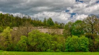 Foto von unserer "2 Türme Wanderung von Kiliansroda" aus. https://stollis.life - Tech Specs: NIKON D810 - TAMRON SP 24-70mm F2.8 Di VC USD A007N - Brennweite / 35mm: 70 mm - 1/640 Sek. bei ƒ / 8,0 mit ISO 400 - <a href="https://wanderstruck.de">© FotoGlut - Michael Stollmann</a> Felsenburg bei Buchfart - © FotoGlut - Michael Stollmann