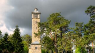 Foto von unserer "2 Türme Wanderung von Kiliansroda" aus. https://stollis.life - Tech Specs: - - Brennweite / 35mm: - mit - <a href="https://wanderstruck.de">© FotoGlut - Michael Stollmann</a> Carolinturm - © FotoGlut - Michael Stollmann