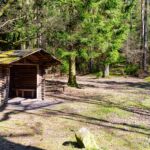 Wanderung Reinhardsbrunn - Waltershausen - Tabarz " 19.04.2019 - <a href="">© FotoGlut - Michael Stollmann</a> Wetterhütte am Komstkochteich - © FotoGlut - Michael Stollmann
