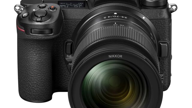Nikon Z6II - mit Z24-70 | Ansicht von schräg oben
