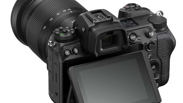 Nikon Z6II - Montior angeklappt